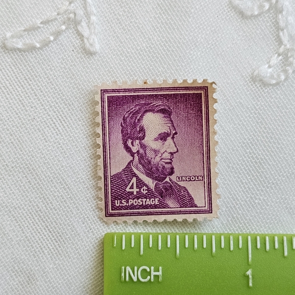 1954 Abraham Lincoln 4 Cent U.S. Postage Purple Stamp - Picture 6 of 6